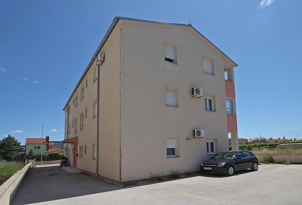 Apartment Ben Pula Exteriör bild